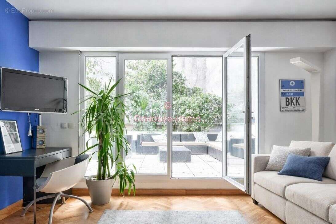 Appartement à PARIS-15E