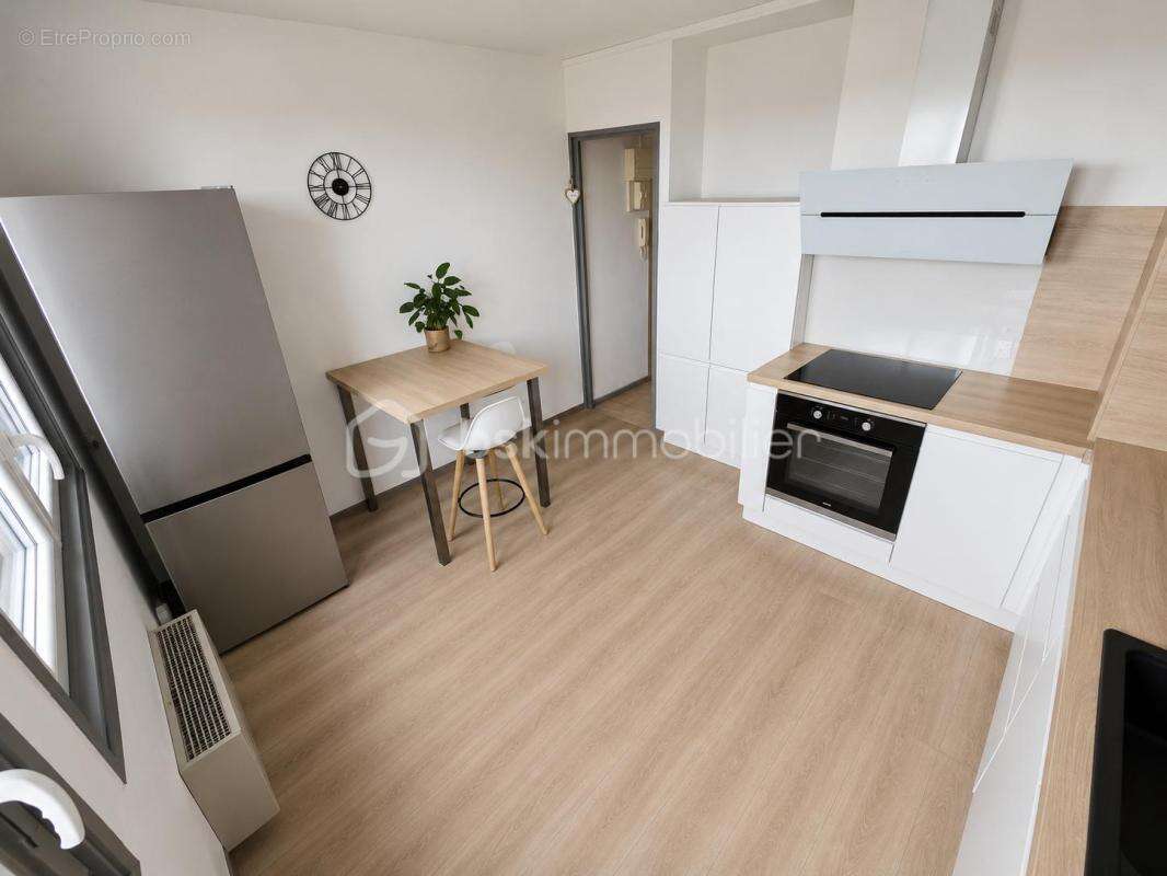 T4 de 78 m² avec ascenseur, balcon, cave et vue panoramique sur les Pyrénées - photo 14