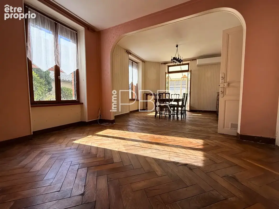 Maison ancienne T5 avec dépendances et garages - photo 3