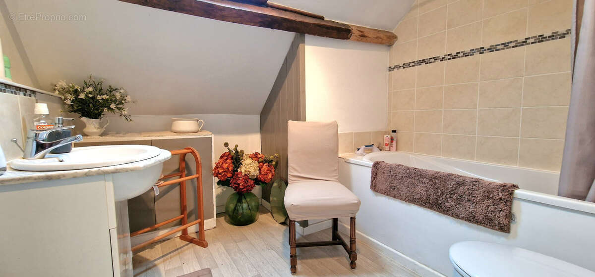 Maison à LA CHAPELLE-GLAIN