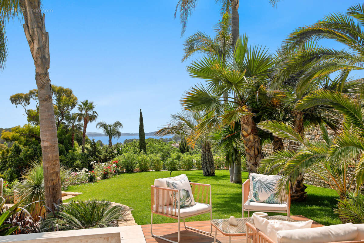 Maison à CARQUEIRANNE