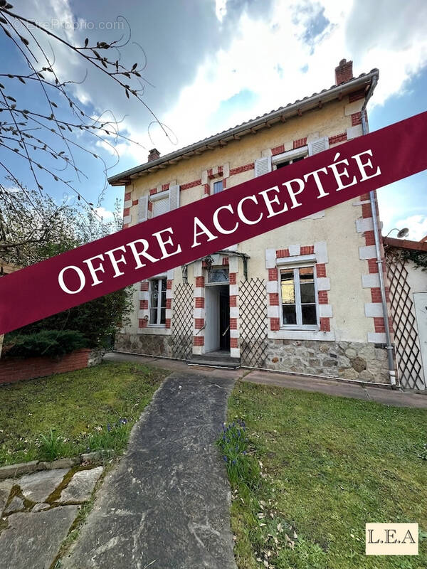 Maison à COMBRONDE