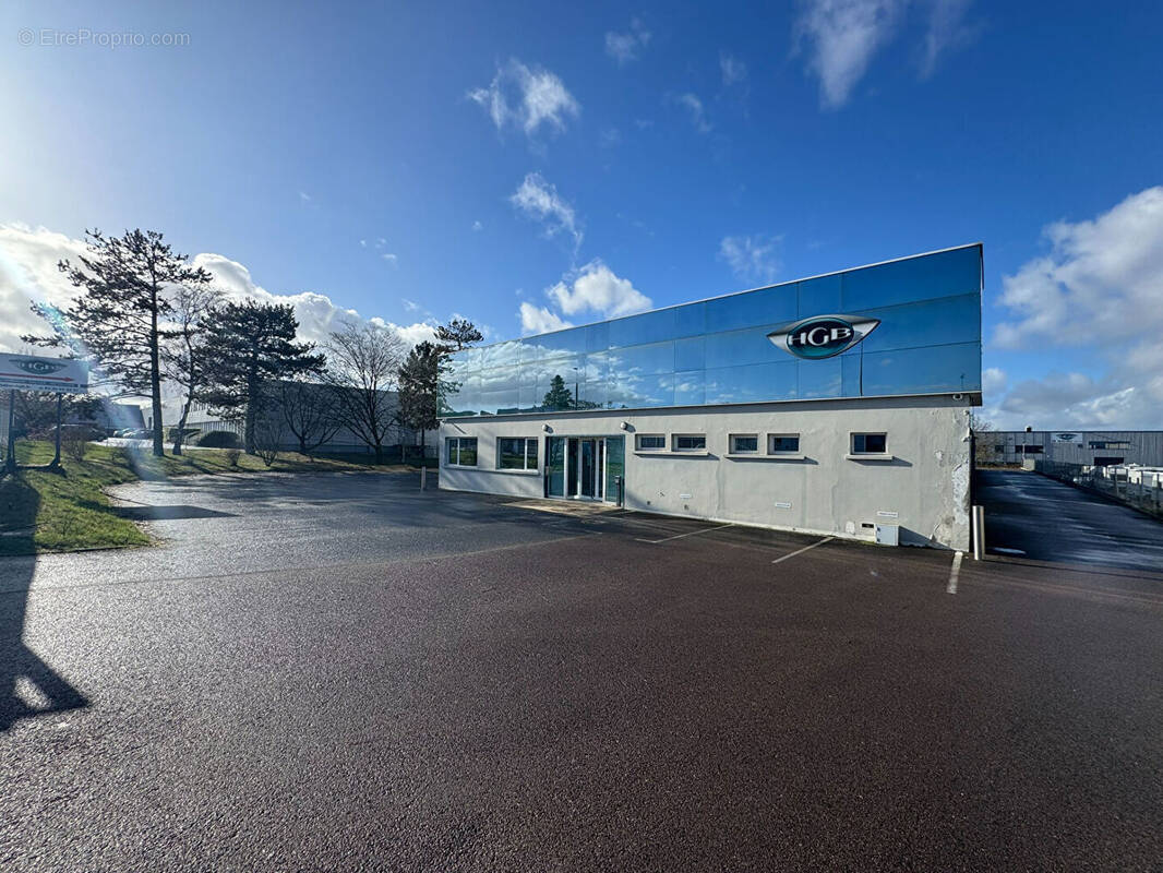 Commerce à TINQUEUX
