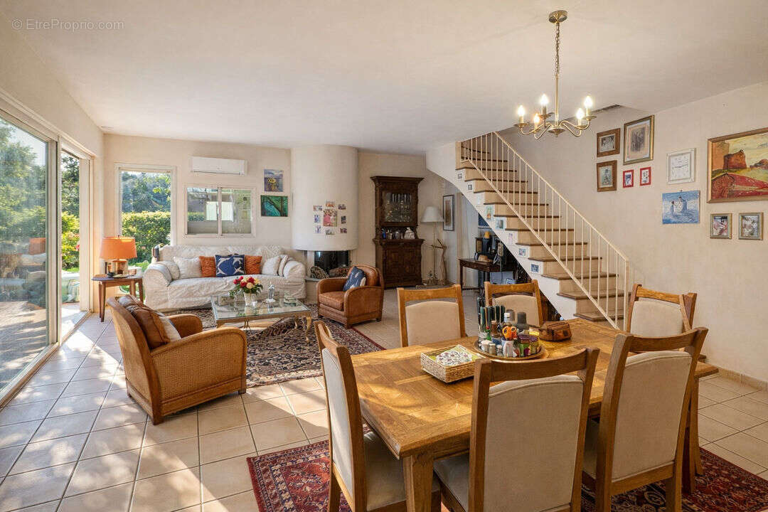 Maison à VILLENEUVE-LES-AVIGNON