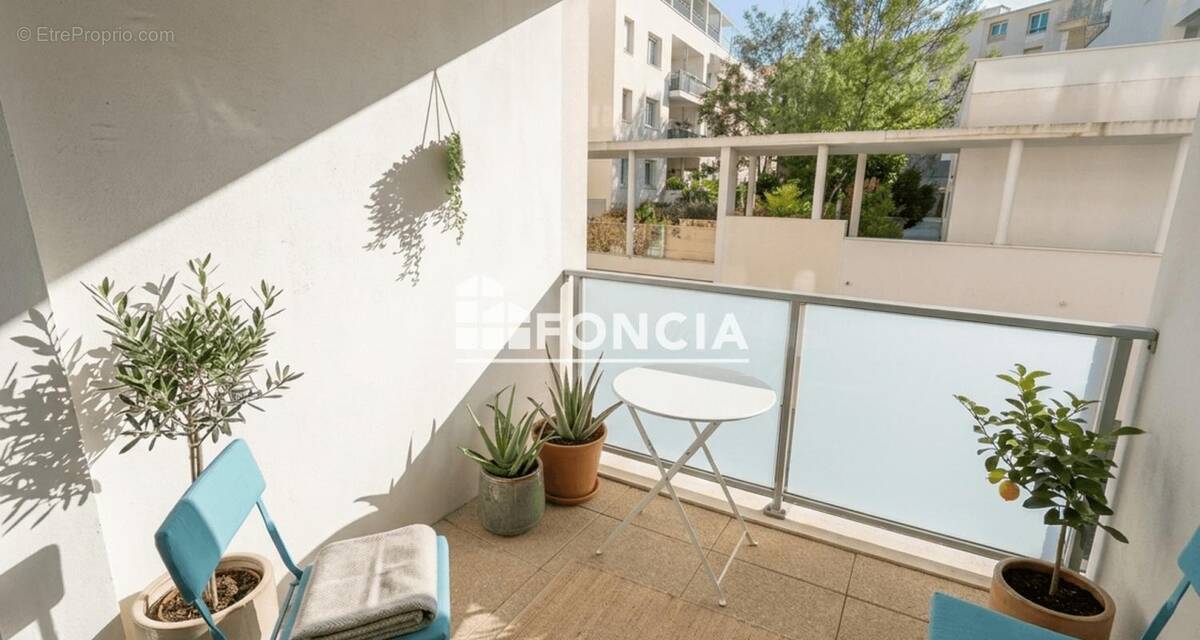 Appartement à MARSEILLE-4E