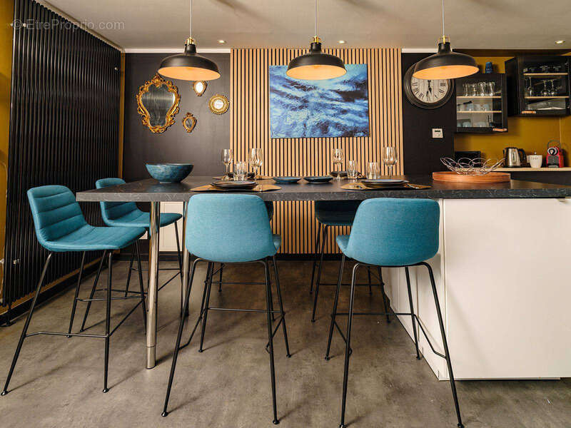 Commerce à SAINT-VAURY