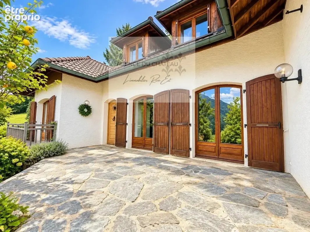 Exclusivité ! maison 7 pièces vue Lac et Château - photo 2