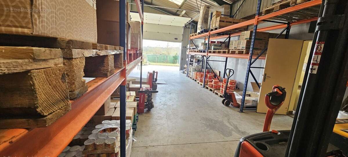 Commerce à SOUVIGNE