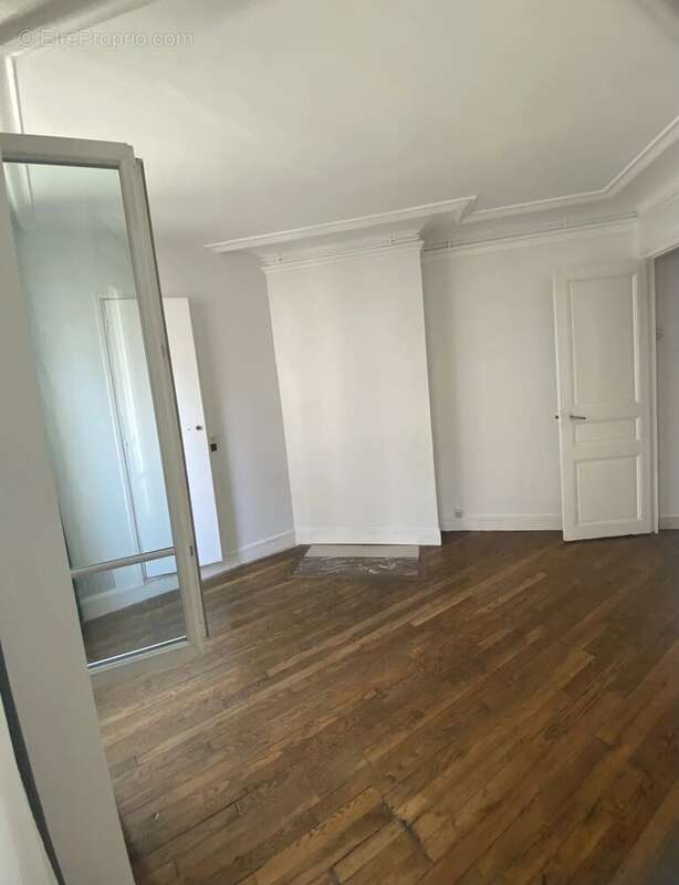 Paris 17e - Épinettes - Charmant 2 pièces lumineux 41 m² - Immeuble ancien - photo 4