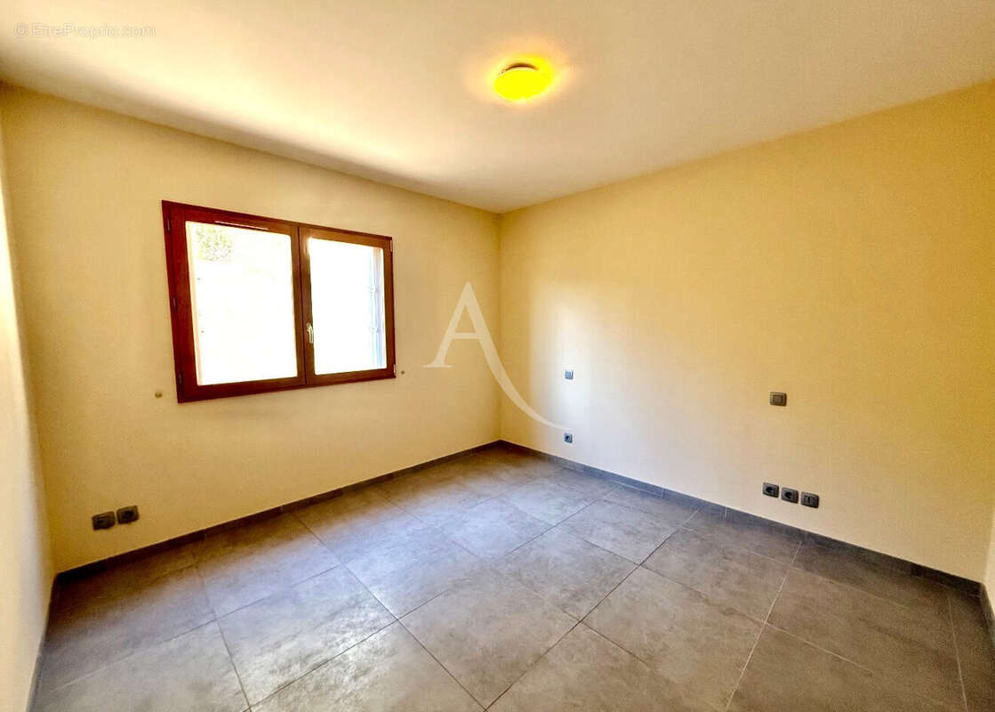Maison à CORBERE