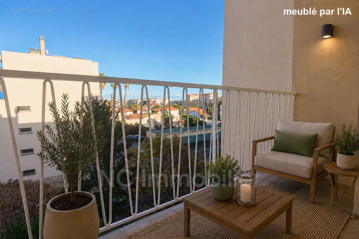 Appartement à VALLAURIS