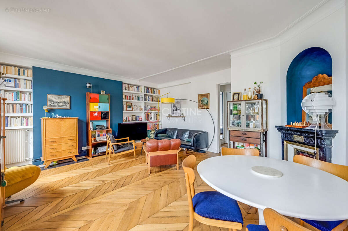 Appartement à PARIS-18E