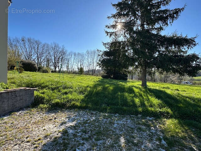 Maison à CHASTELLUX-SUR-CURE
