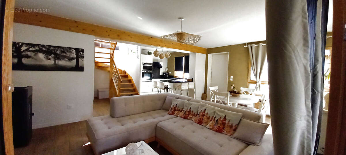 Maison à AMBARES-ET-LAGRAVE