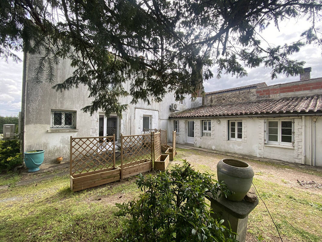 Maison à SAINT-MICHEL-EN-L'HERM