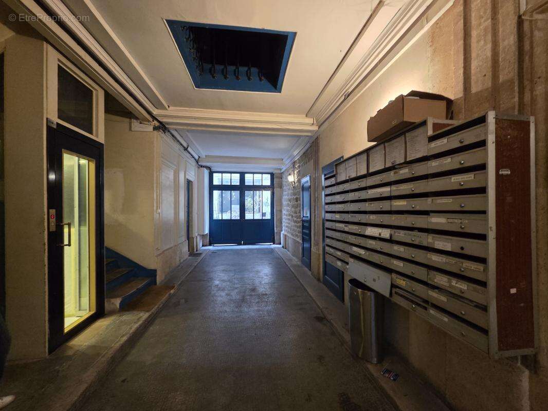 Appartement à PARIS-11E
