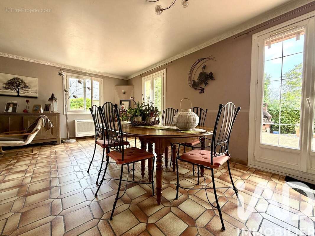 Maison 101 m² à Fresne-Le-Plan  - photo 6