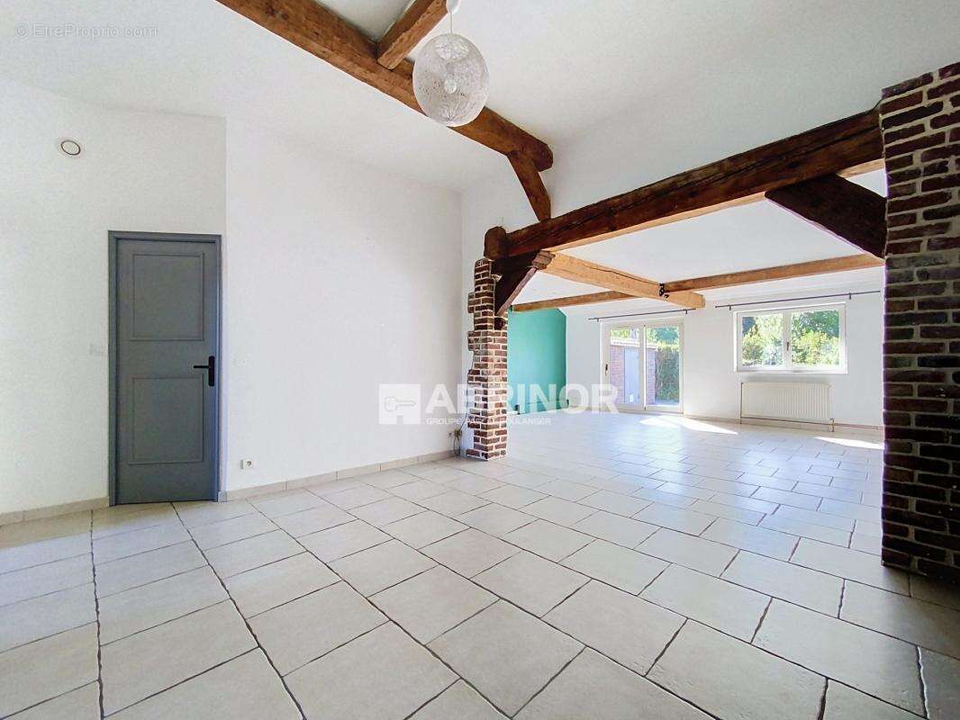 LINSELLES: Maison flamande de 130m2, 3 chambres, cave, jardin de 400m2 SUD et son garage de 61m2 - photo 4