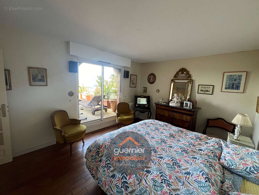 Appartement à MONT-SAINT-AIGNAN