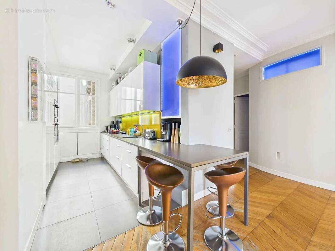 Appartement à PARIS-17E