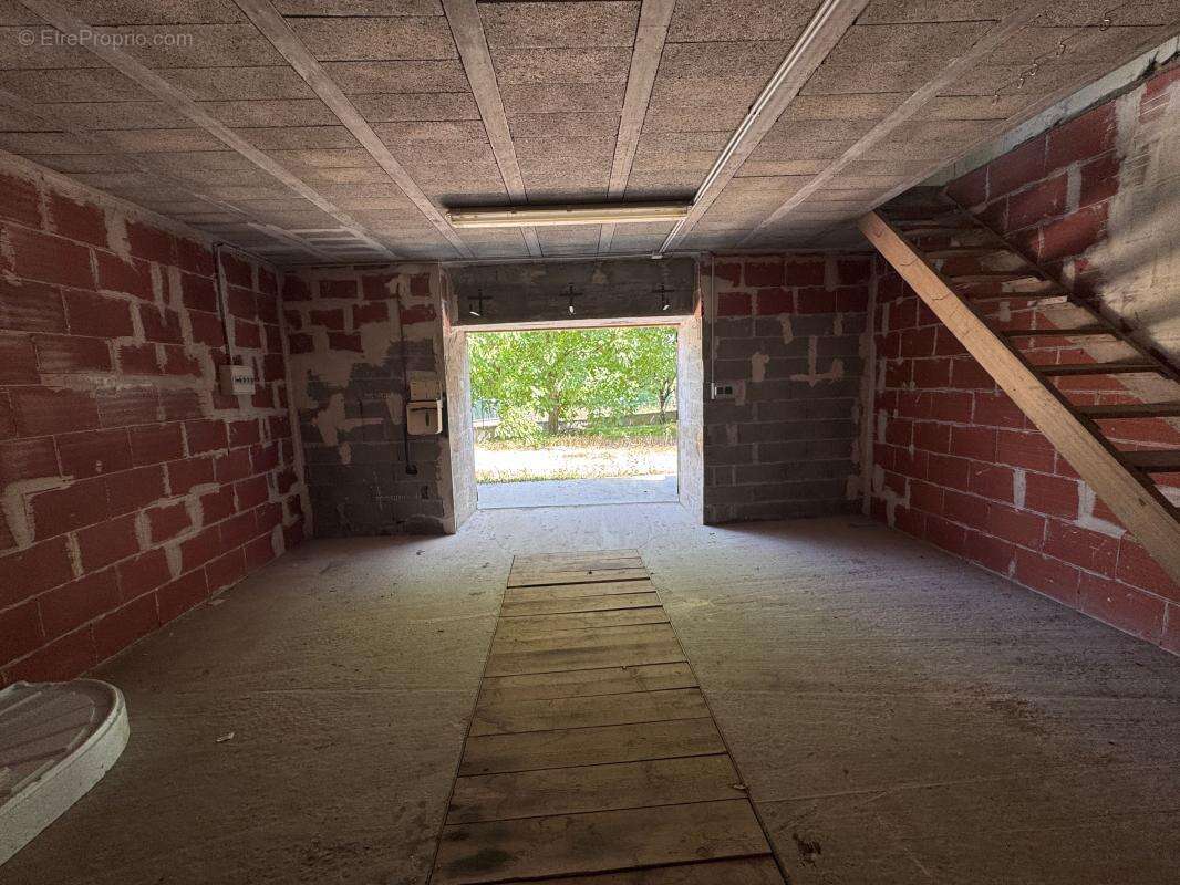 ORPI Crémieu vous propose à la vente cette ancienne dépendance à fort potentiel ! - photo 5