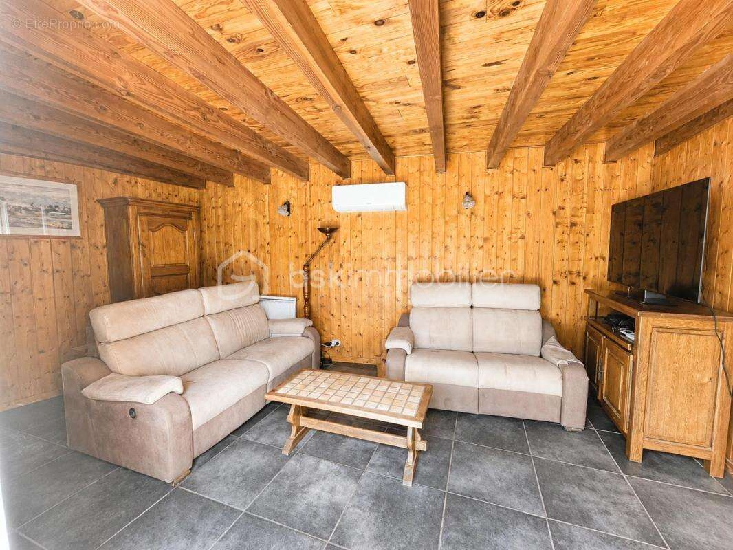 Propriété familiale où espace, confort et sérénité se rencontrent - photo 11
