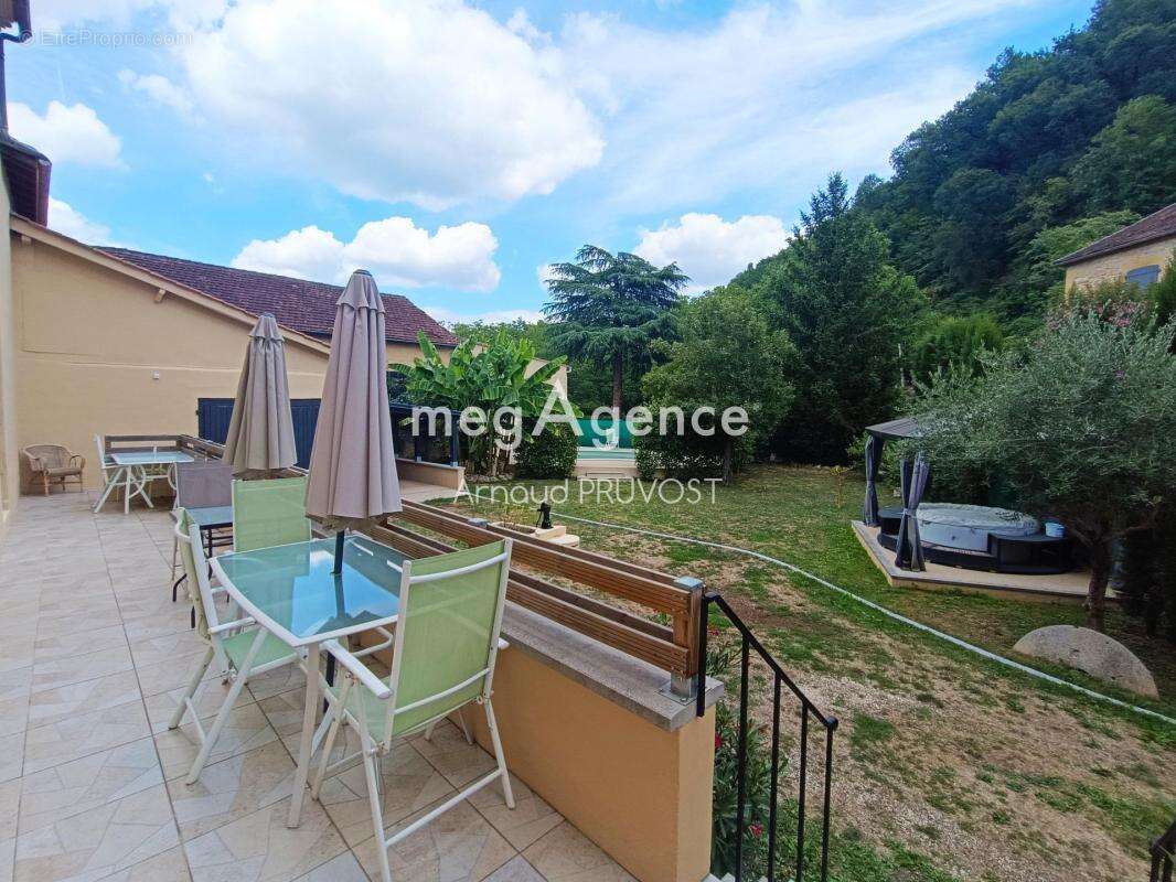 Maison à CENAC-ET-SAINT-JULIEN