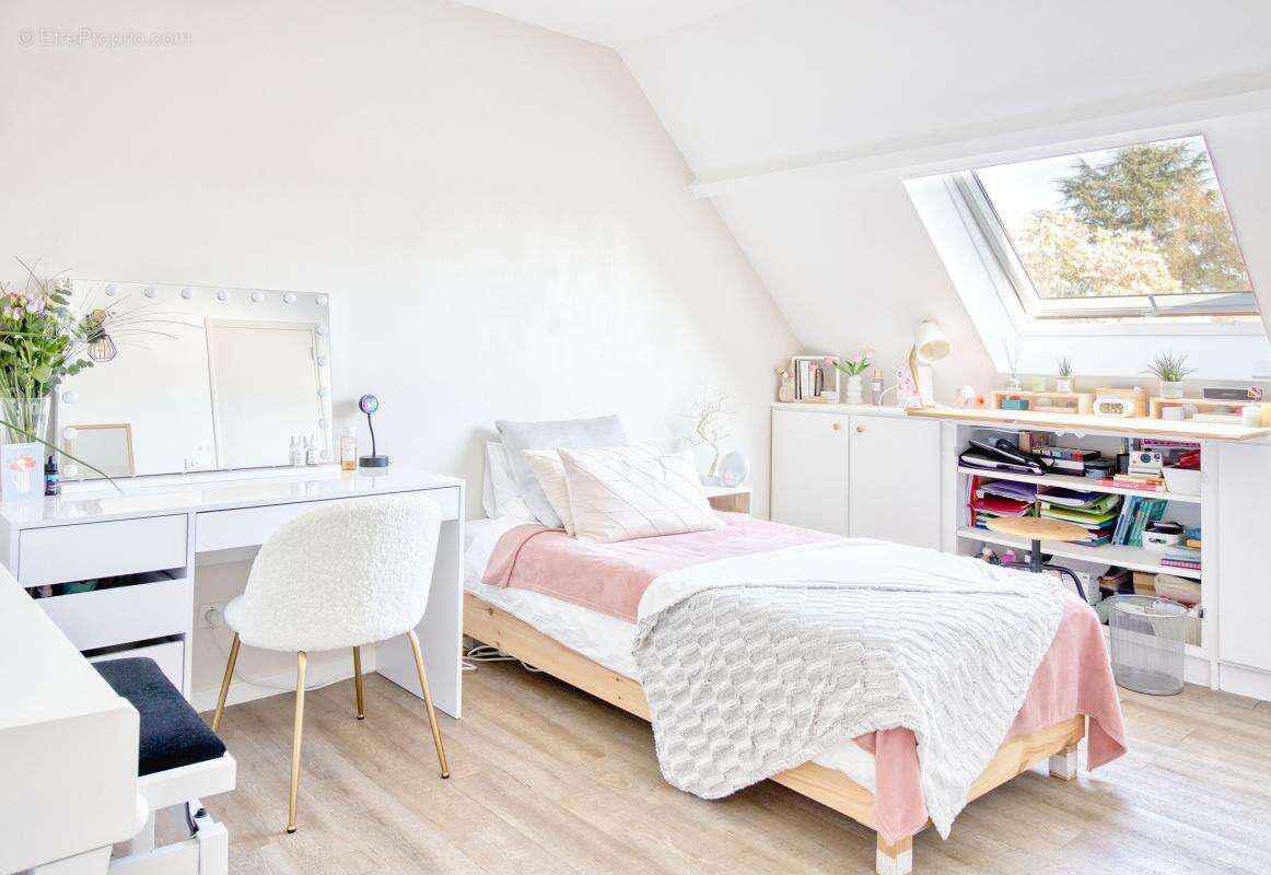 Maison à SAINT-NOM-LA-BRETECHE