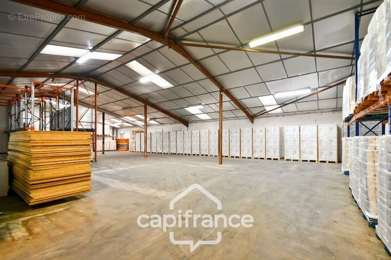 Commerce à VIRAZEIL