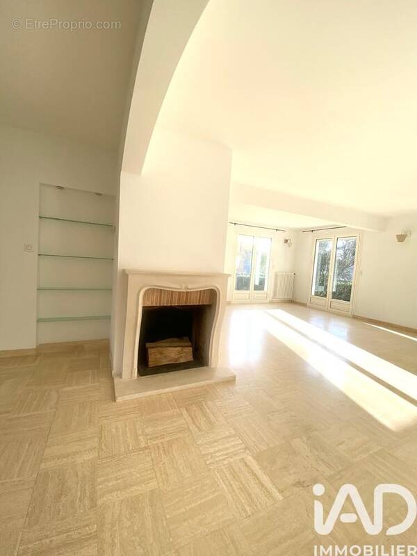 Photo 1 - Maison à CRESPIERES