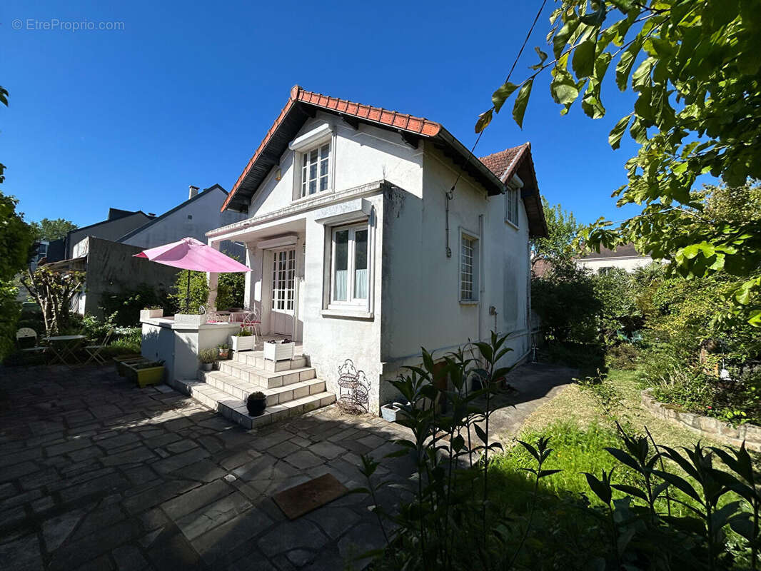 Maison à L'HAY-LES-ROSES