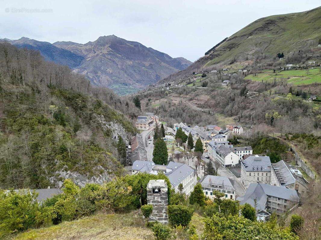Appartement à EAUX-BONNES