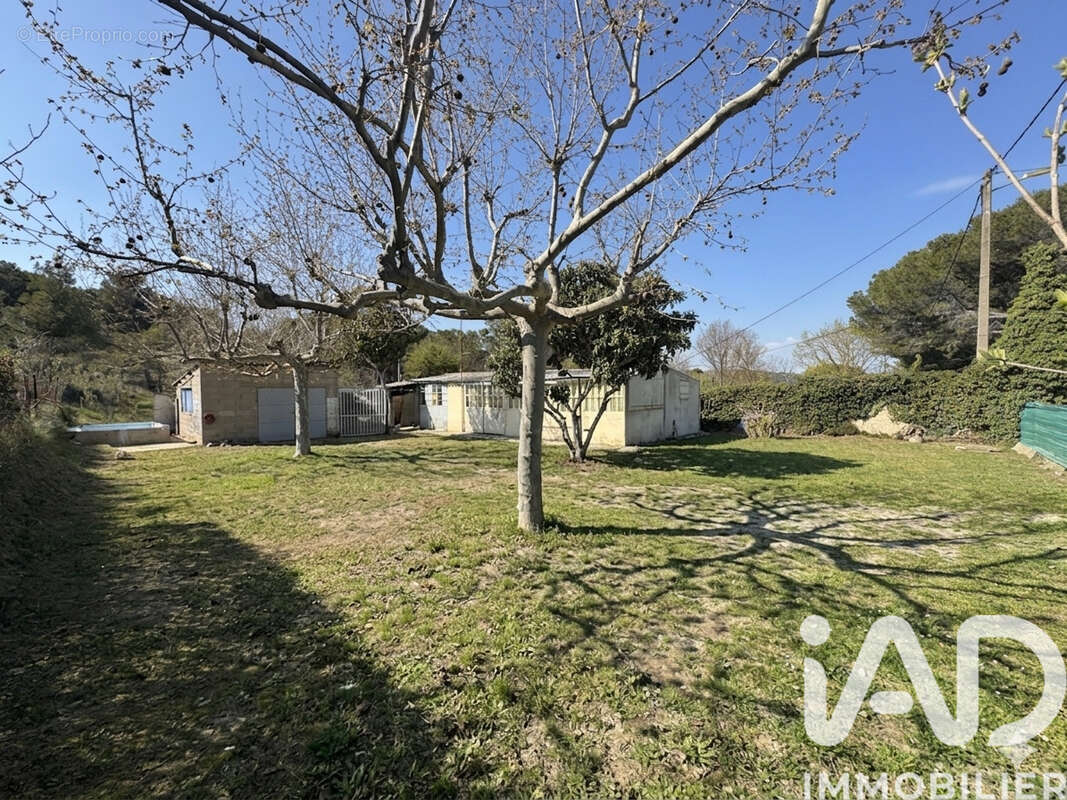 Photo 2 - Terrain à SAINT-MITRE-LES-REMPARTS