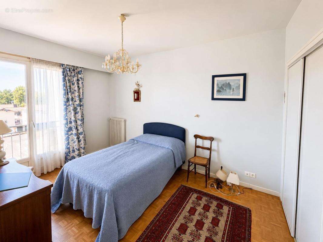 Appartement à SAINT-NOM-LA-BRETECHE