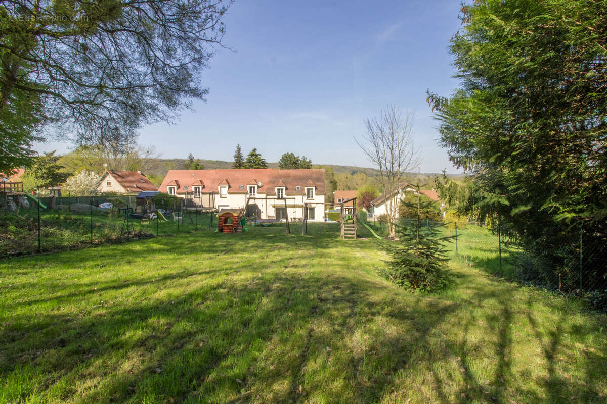 Maison à JANVILLE-SUR-JUINE