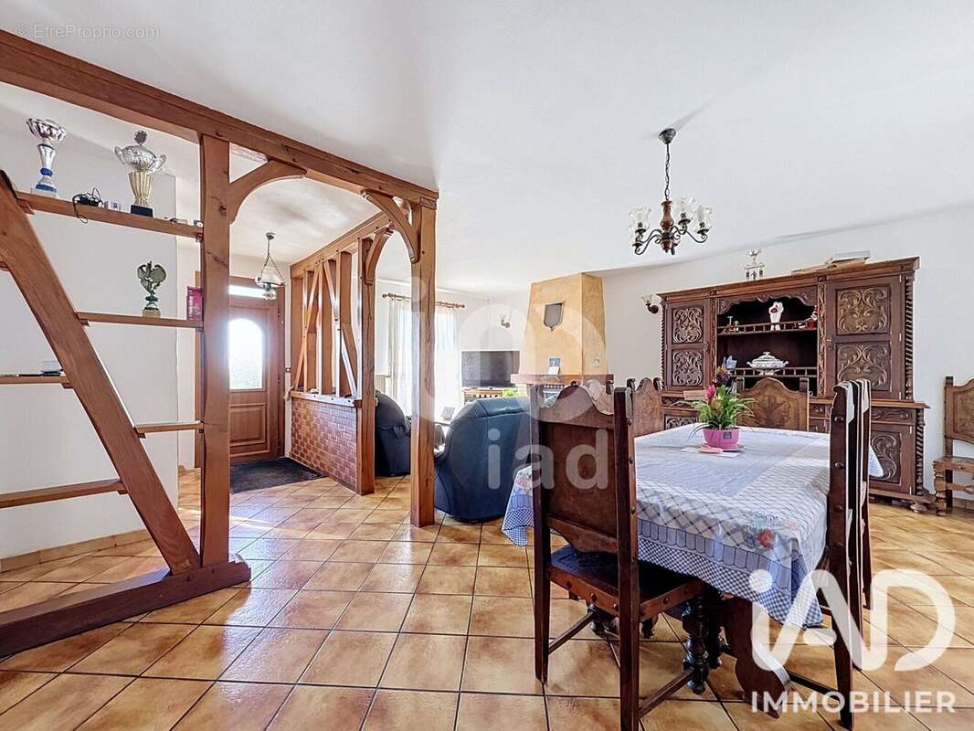 Maison 111 m² à Saint-Florentin  - photo 2