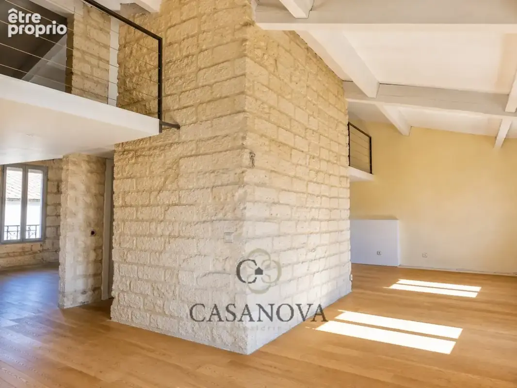 Montpellier Beaux Arts. Loft de 87m² en dernier étage avec garage. - photo 3