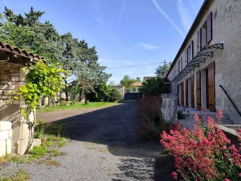 Maison à HIERSAC