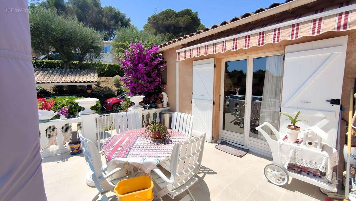 Maison à VALLAURIS
