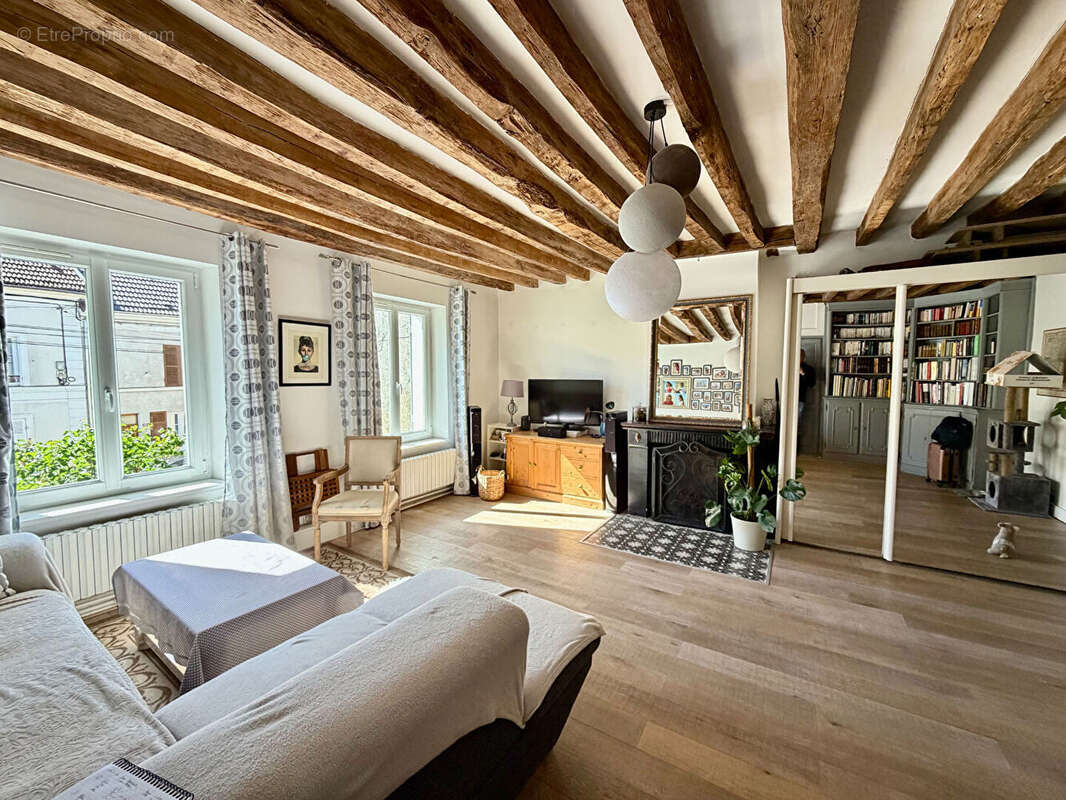 Maison à QUINCY-VOISINS