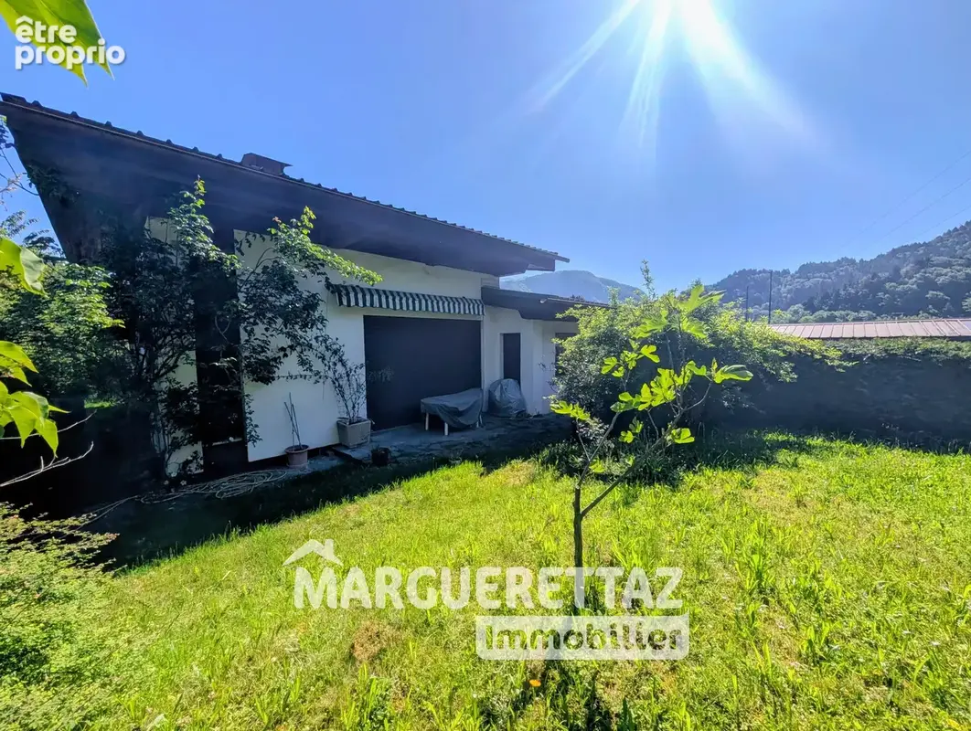 Maison de 115m² avec dépendances et garages - 2400m² terrain - St Jeoire - photo 2
