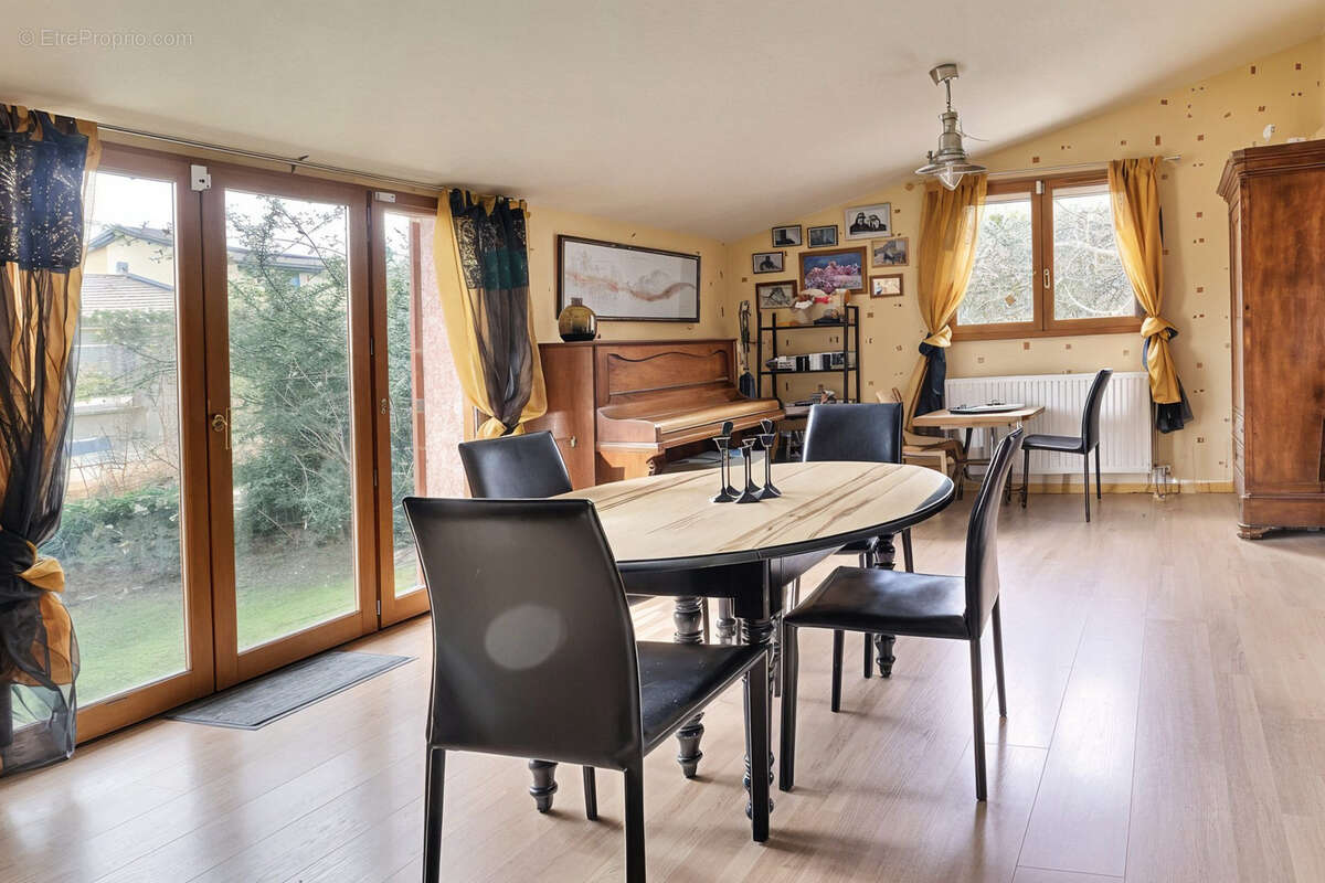 Maison à MIONS