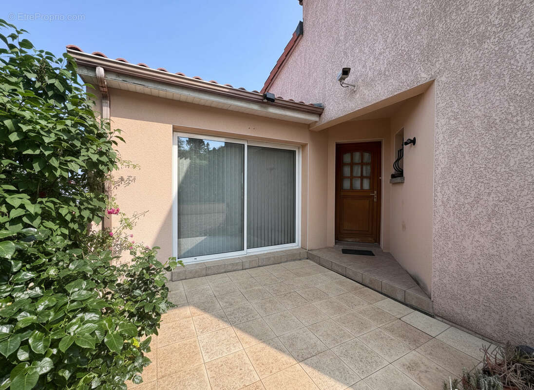 Maison à LA ROCHE-NOIRE