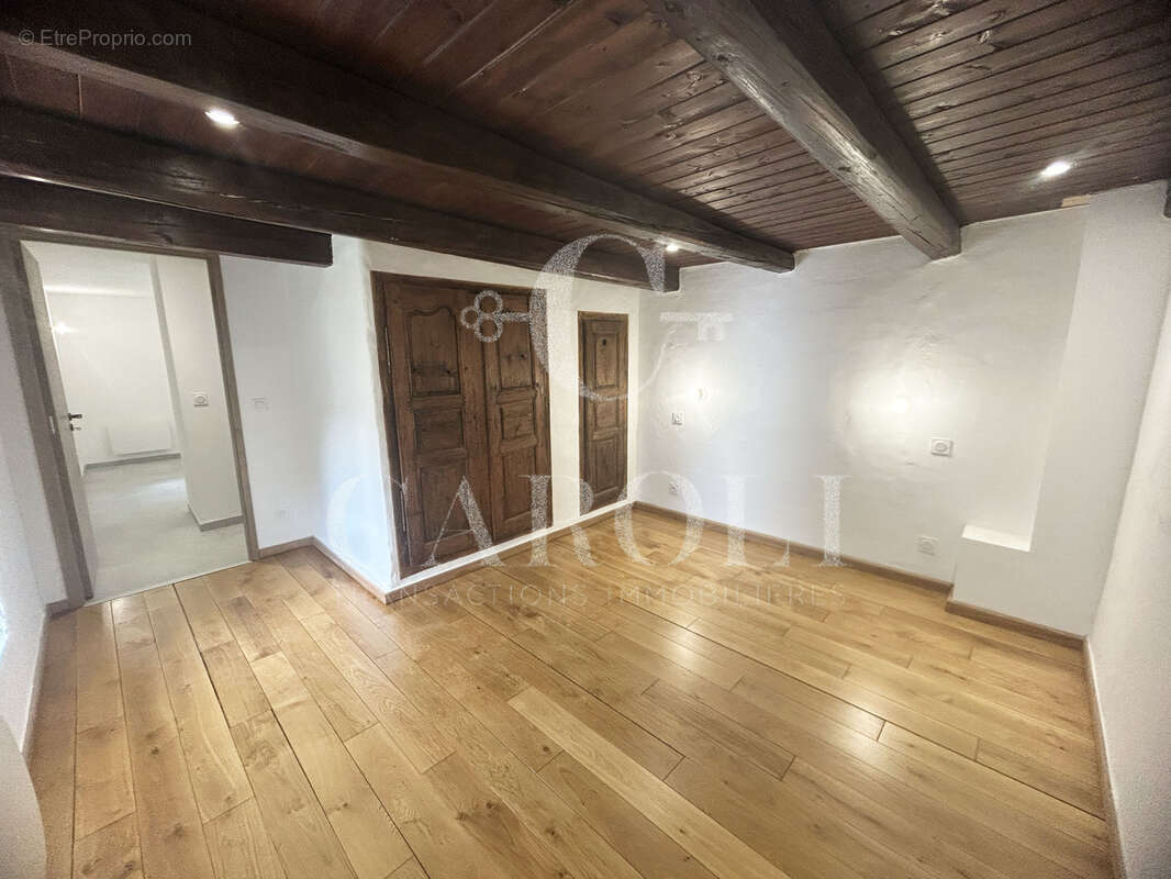 Appartement à VILLY-LE-PELLOUX