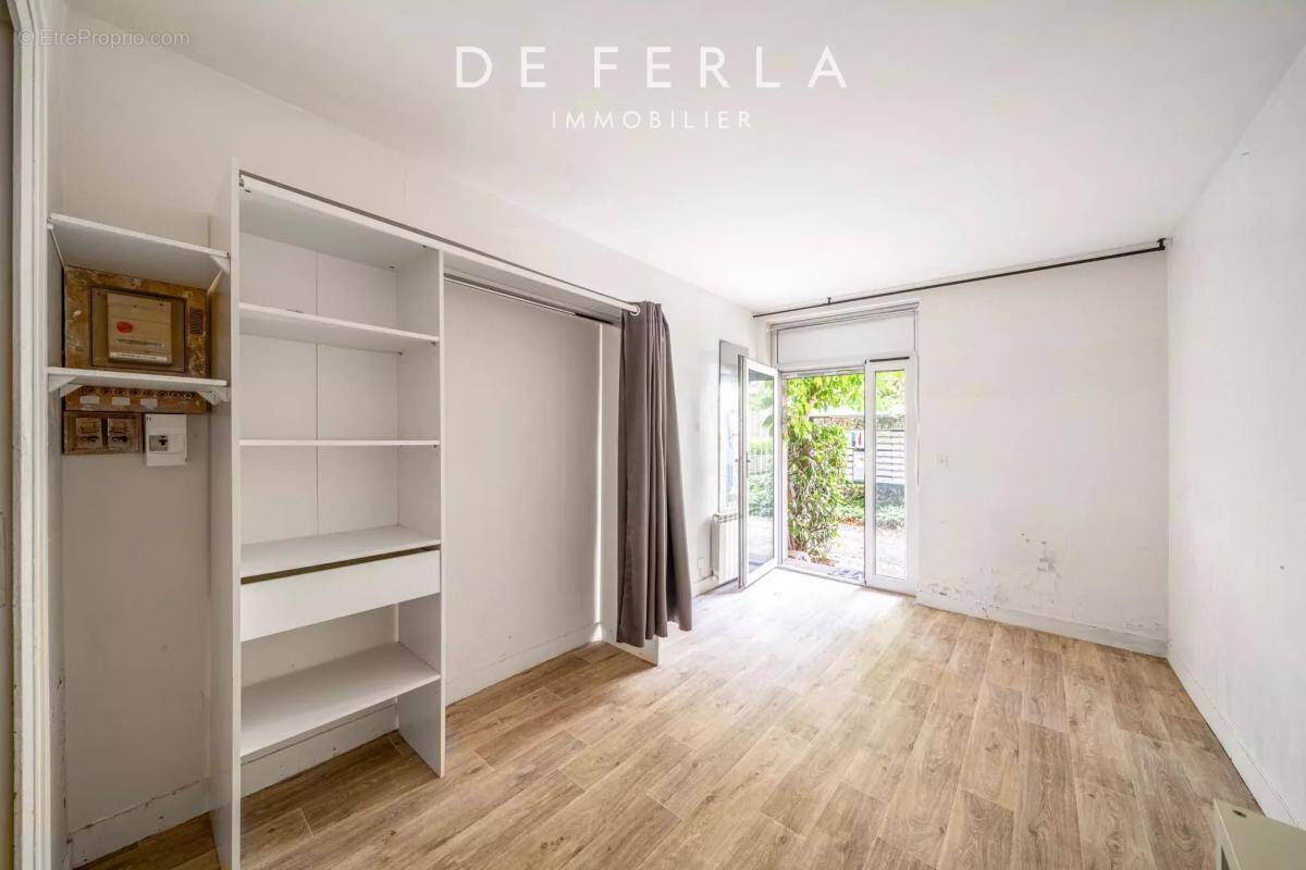 Appartement à PARIS-14E