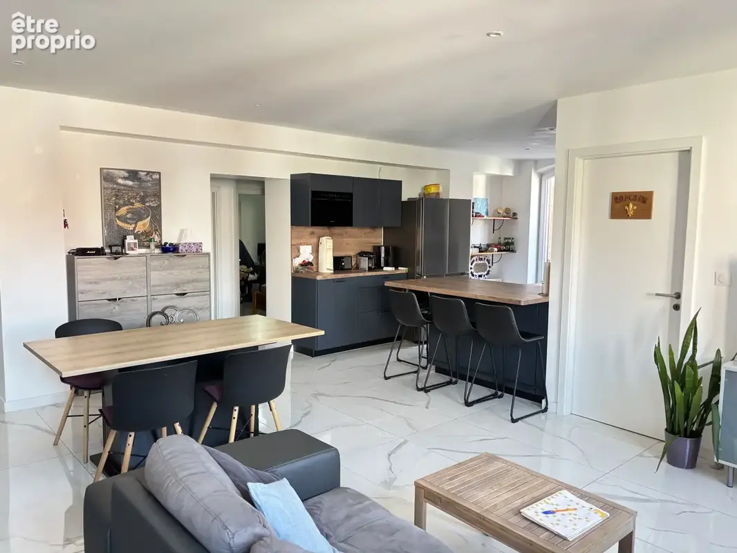 Superbe appartement 4 pièces lumineux de 92,7 m2 + parkings - photo 1
