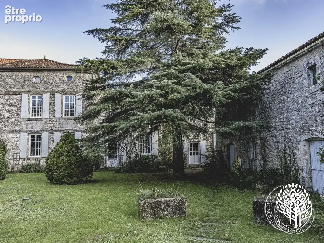 Logis saintongeais et ses dedendances restaurees hors perimetre inondation - photo 5