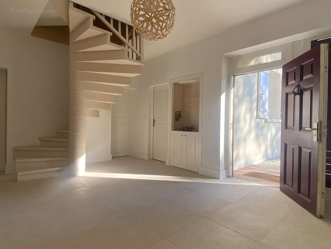 Maison 227 m² à Linars  - photo 4