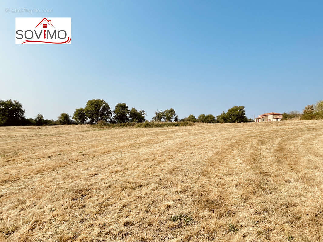 Laissez vous seduire par cette maison de campagne en pierre, nichée sur 3,41 ha en bord de rivière - photo 33