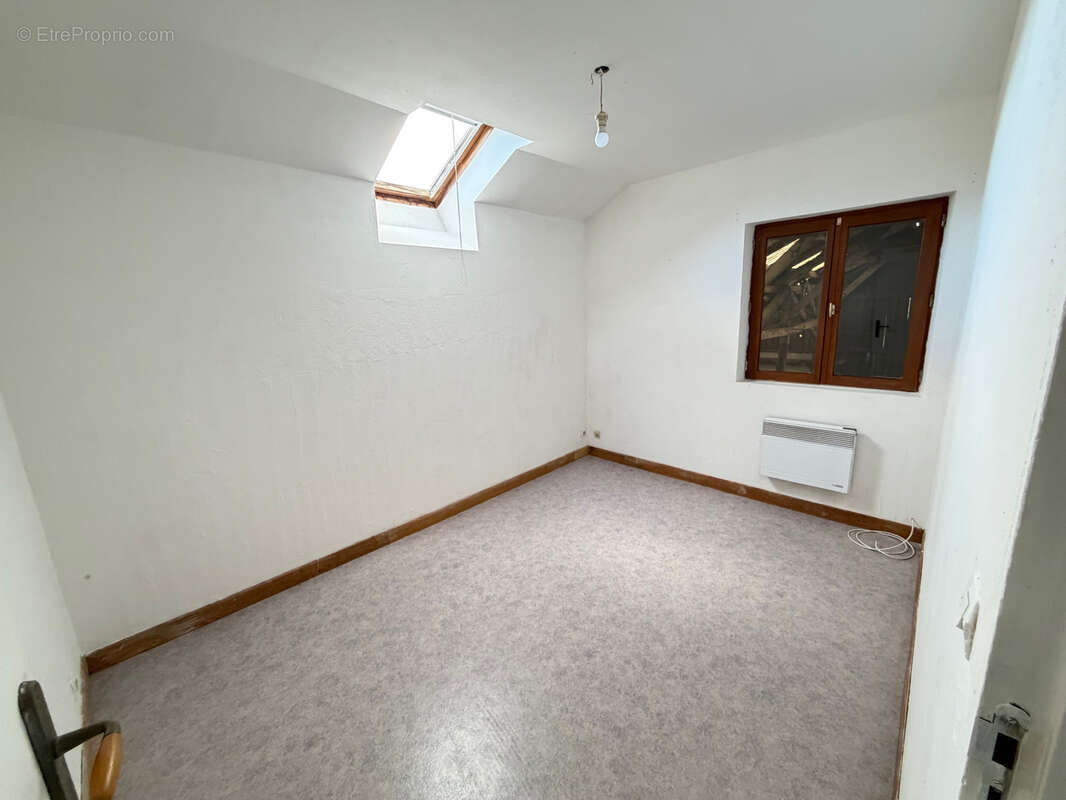 Maison à SEMUR-EN-VALLON